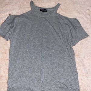 💗 3/$20 grey cold shoulder top shop top